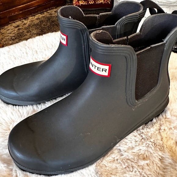 Hunter Matte Black Chelsea Boots - Picture 2 of 5